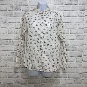 Relativity Black and White Bow Button Up Top Small